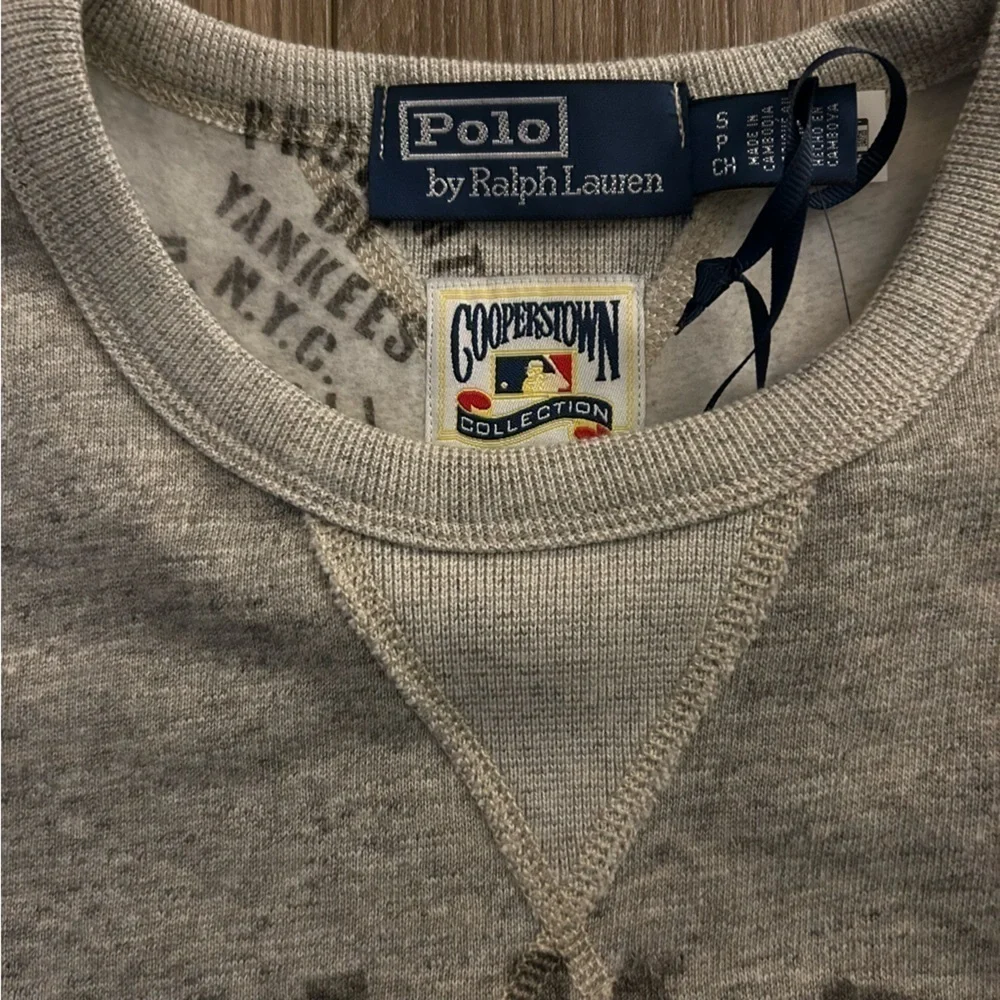Polo Ralph Lauren | New York Yankees Crewneck Sweatshirt Loft Grey (Small) - Picture 4 of 16